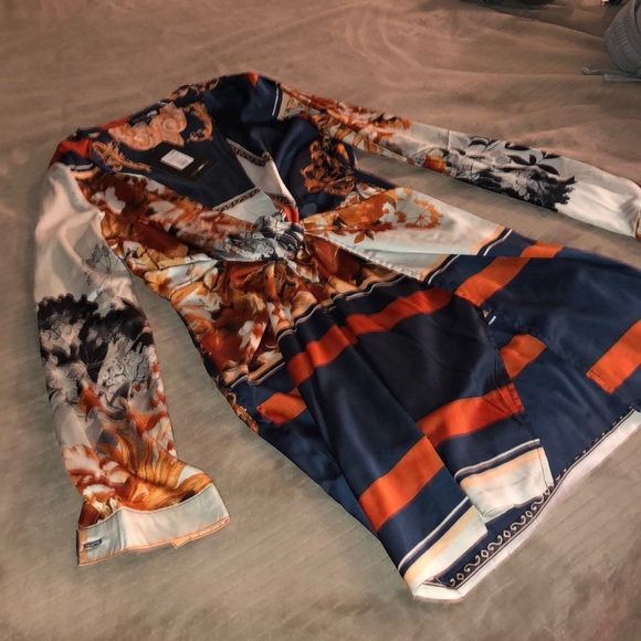 Satin Mini Fashion Nova dress - Picture 3 of 5